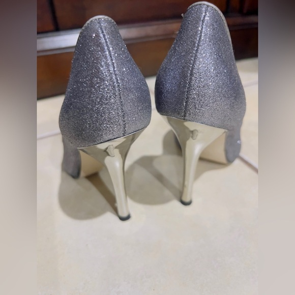 GUESS SHOES SIZE 6.5 SHIMMER SOFT PURPLE COLOR LIKE NEW CONDITION - Picture 15 of 16